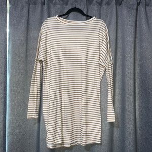 Size M, white and gold long-sleeve dress